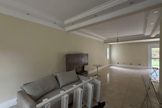 Casa de Condomínio para alugar com 3 quartos, 269m² em Terras do Madeira, Carapicuíba