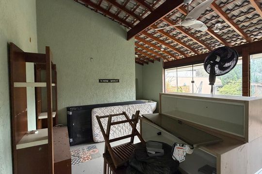 Casa de Condomínio para alugar com 3 quartos, 269m² em Terras do Madeira, Carapicuíba