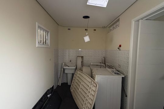 Casa de Condomínio para alugar com 3 quartos, 269m² em Terras do Madeira, Carapicuíba