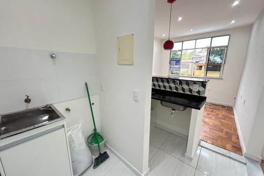 Área de Serviço de apartamento para alugar com 1 quarto, 45m² em Maria da Graça, Rio de Janeiro