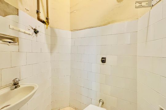 Banheiro de serviço de apartamento à venda com 3 quartos, 103m² em Ipanema, Rio de Janeiro