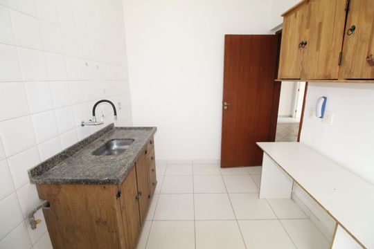 Cozinha de apartamento para alugar com 3 quartos, 64m² em Conjunto Residencial Trinta E Um de Marco, São José dos Campos