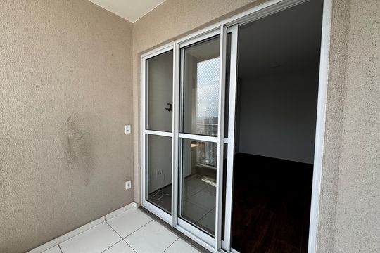 Varanda da sala de apartamento à venda com 2 quartos, 49m² em Padroeira, Osasco
