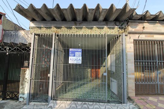 fachada de casa para alugar com 3 quartos, 150m² em Vila Sao Geraldo, São Paulo