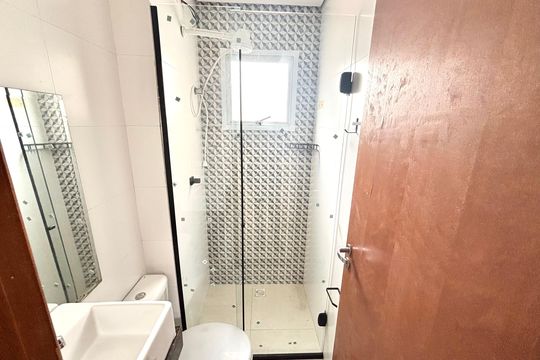 Banheiro de apartamento para alugar com 2 quartos, 39m² em Jardim Arize, São Paulo