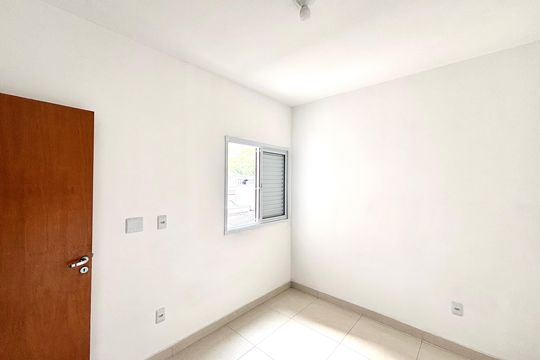 Quarto 1 de apartamento para alugar com 2 quartos, 39m² em Jardim Arize, São Paulo