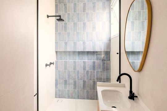 Banheiro de apartamento à venda com 2 quartos, 50m² em Ipanema, Rio de Janeiro