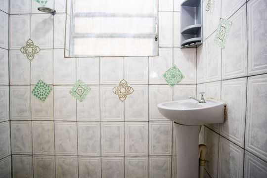 Banheiro de casa para alugar com 1 quarto, 55m² em Campanário, Diadema