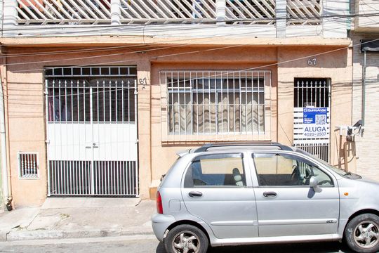 Fachada de casa para alugar com 1 quarto, 55m² em Campanário, Diadema
