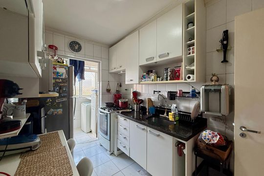 Cozinha  de apartamento à venda com 3 quartos, 85m² em Campo Belo, São Paulo