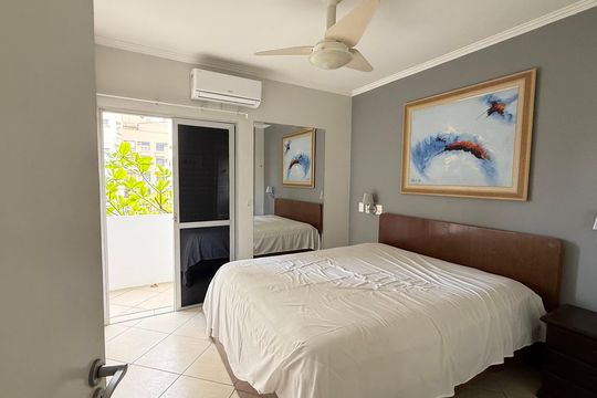 Suíte de apartamento para alugar com 2 quartos, 110m² em Balneario Guarujá, Guarujá