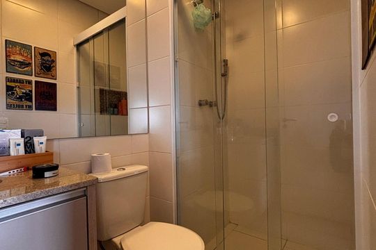 Banheiro de apartamento à venda com 1 quarto, 66m² em Empresarial 18 do Forte, Barueri