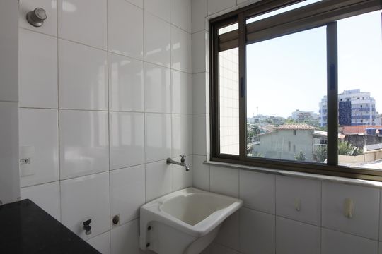 Área de Serviço de apartamento para alugar com 3 quartos, 112m² em Braga, Cabo Frio