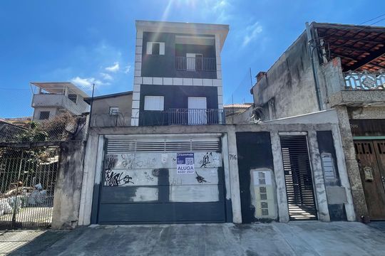 Fachada + Placa de apartamento para alugar com 1 quarto, 30m² em Vila Buenos Aires, São Paulo