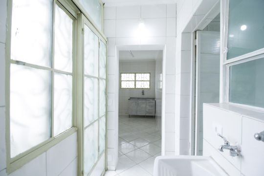 Área de Serviço de casa para alugar com 1 quarto, 71m² em Vila Mangalot, São Paulo