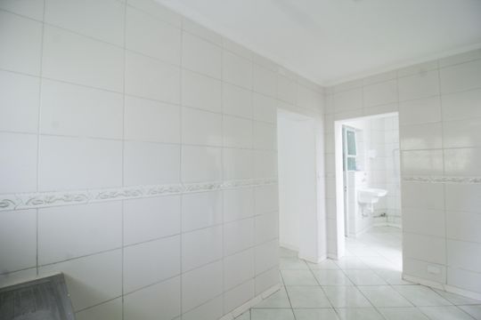 Cozinha de casa para alugar com 1 quarto, 71m² em Vila Mangalot, São Paulo