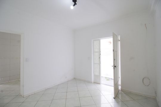 Casa para alugar com 1 quarto, 71m² em Vila Mangalot, São Paulo