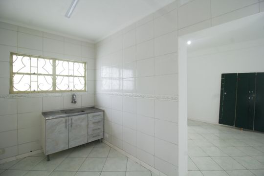 Cozinha de casa para alugar com 1 quarto, 71m² em Vila Mangalot, São Paulo