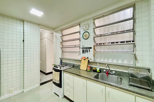 Apartamento à venda com 2 quartos, 75m² em Leme, Rio de Janeiro