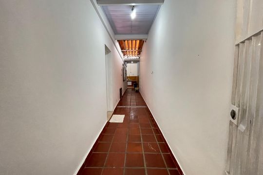 Corredor lateral de casa à venda com 4 quartos, 132m² em Jardim Esmeralda, São Paulo