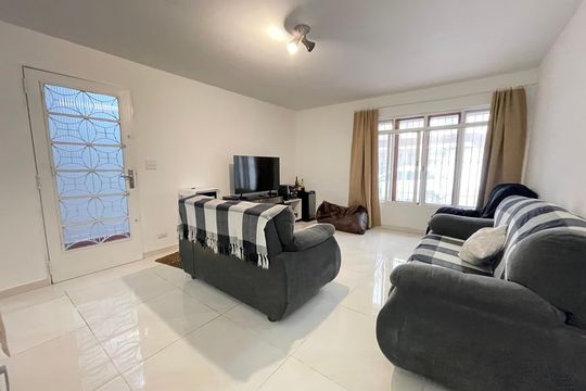 Casa à venda com 4 quartos, 132m² em Jardim Esmeralda, São Paulo