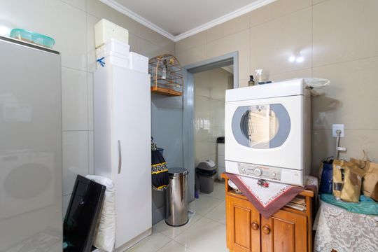 Área de Serviço de casa à venda com 4 quartos, 238m² em Parque Urbano, Porto Alegre