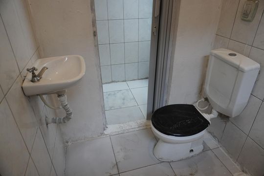 Banheiro social de casa para alugar com 1 quarto, 48m² em Vila Chabilandia, São Paulo