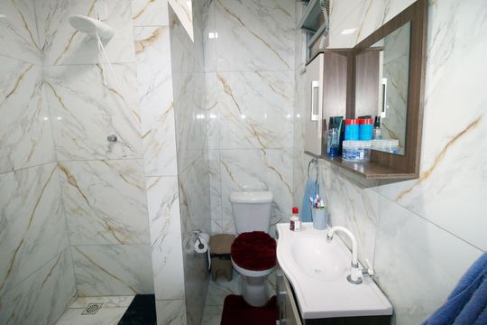 Banheiro Social de casa à venda com 3 quartos, 170m² em Irajá, Rio de Janeiro