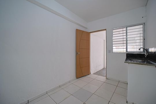 Cozinha de casa para alugar com 2 quartos, 100m² em Vila Nova Savoia, São Paulo