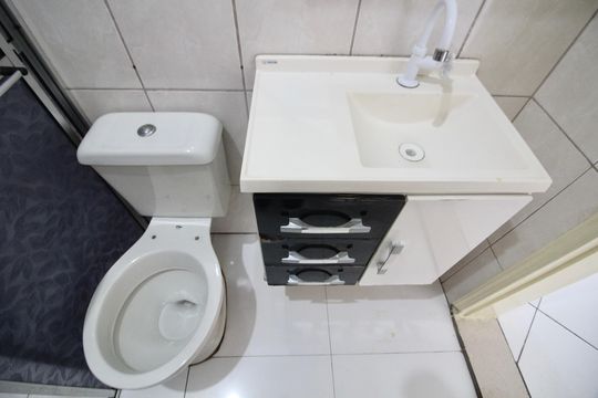 Banheiro de casa para alugar com 2 quartos, 50m² em Jardim Fanganiello, Ferraz de Vasconcelos