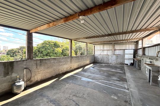 Quintal/área de serviço de casa para alugar com 2 quartos, 50m² em Jardim Fanganiello, Ferraz de Vasconcelos