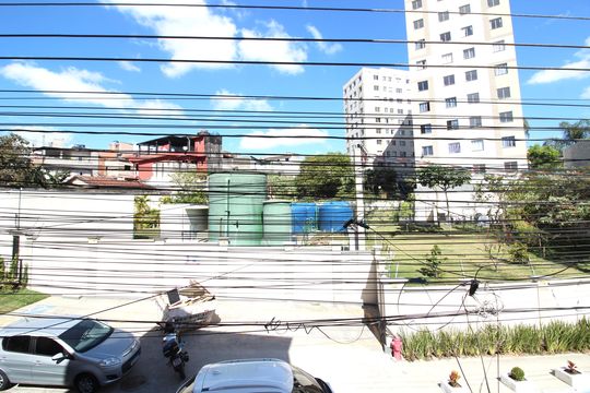 Vista do quintal de casa para alugar com 2 quartos, 50m² em Jardim Fanganiello, Ferraz de Vasconcelos