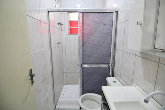 Banheiro de casa para alugar com 2 quartos, 50m² em Jardim Fanganiello, Ferraz de Vasconcelos
