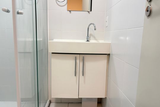 Banheiro de kitnet/studio para alugar com 1 quarto, 29m² em Mooca, São Paulo
