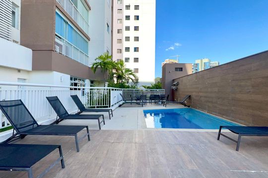 Piscina de apartamento à venda com 2 quartos, 60m² em Alto de Pinheiros, São Paulo