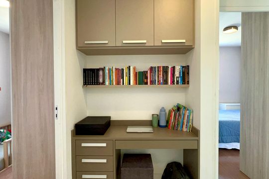 Living de apartamento à venda com 2 quartos, 60m² em Alto de Pinheiros, São Paulo