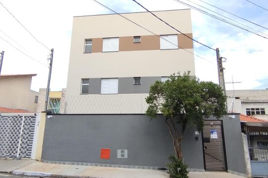 Fachada + Placa de apartamento para alugar com 2 quartos, 42m² em Vila Alpina, São Paulo