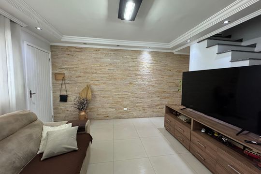 Sala de casa de condomínio à venda com 2 quartos, 65m² em Santa Maria, Osasco