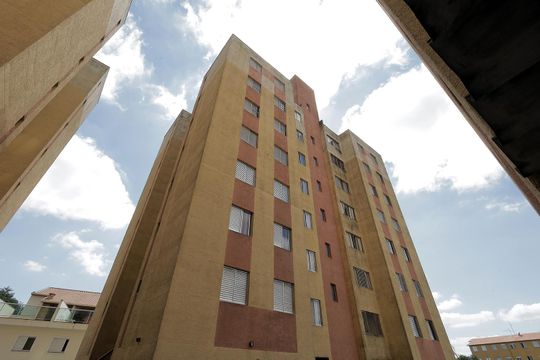 Fachada do bloco de apartamento para alugar com 2 quartos, 53m² em Parque Oratório, Santo André