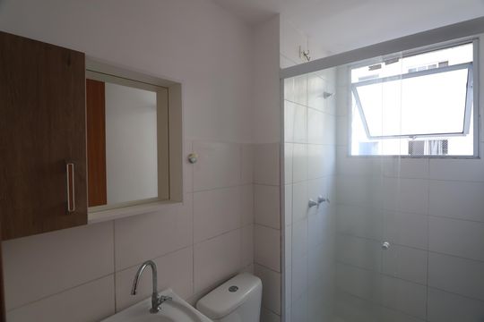 Banheiro de apartamento à venda com 2 quartos, 44m² em São José, Canoas