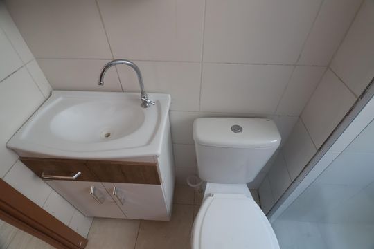 Banheiro de apartamento à venda com 2 quartos, 44m² em São José, Canoas