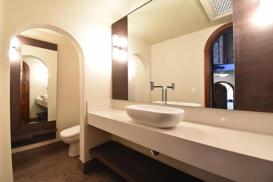 Lavabo de casa para alugar com 5 quartos, 650m² em Jardim Social, Curitiba