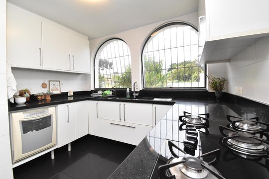 Cozinha de casa para alugar com 5 quartos, 650m² em Jardim Social, Curitiba