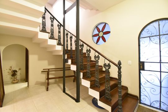 Corredor de casa para alugar com 5 quartos, 650m² em Jardim Social, Curitiba