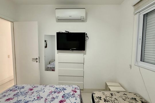Quarto de apartamento para alugar com 3 quartos, 94m² em Jardim Belmar, Guarujá
