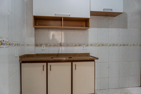 Cozinha de apartamento para alugar com 2 quartos, 42m² em Rocha, Rio de Janeiro