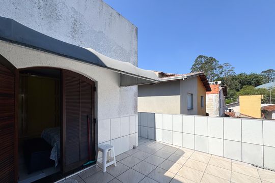 Sacada de casa à venda com 3 quartos, 185m² em Jardim Valdibia, São Bernardo do Campo