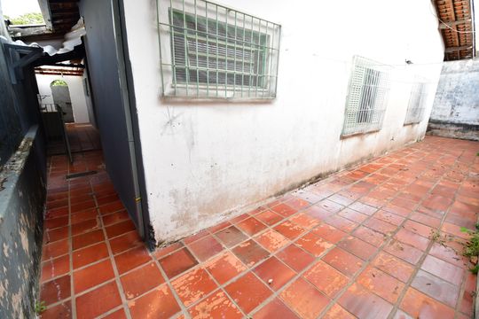 Corredor de casa à venda com 3 quartos, 282m² em Parque São Quirino, Campinas