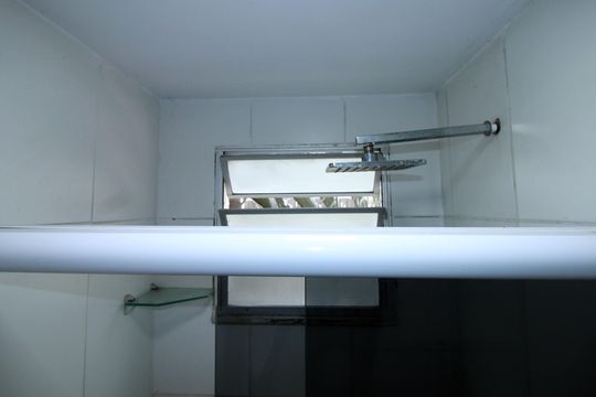 Banheiro de apartamento à venda com 2 quartos, 57m² em Parada de Lucas, Rio de Janeiro