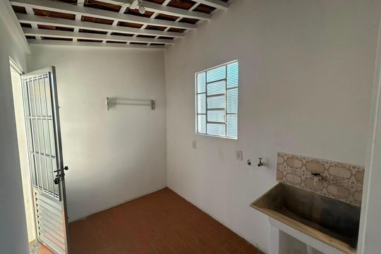 Área de serviço de casa à venda com 3 quartos, 300m² em Jardim Garcia, Campinas
